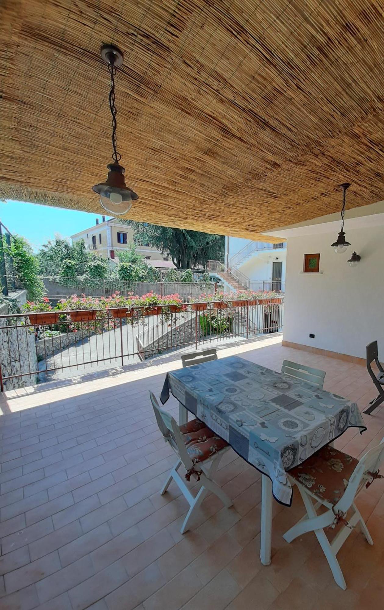 Casa Vacanza Xenia Аджерола Экстерьер фото