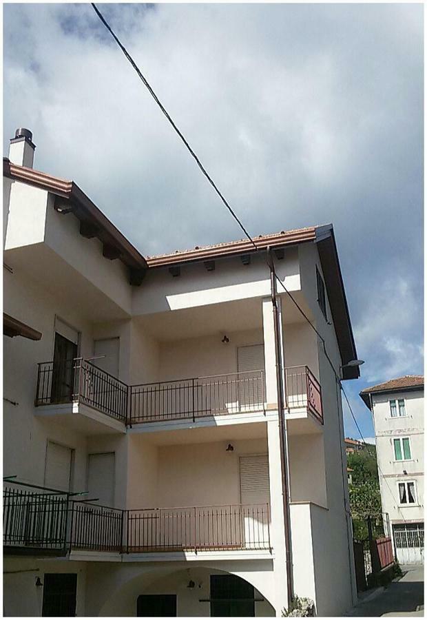 Casa Vacanza Xenia Аджерола Экстерьер фото